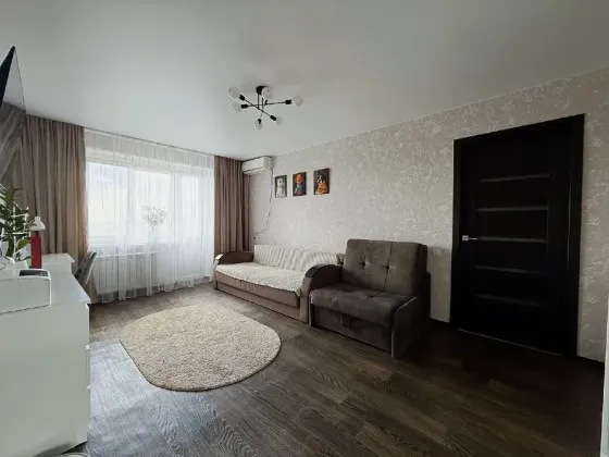 Продам 1к кв-ру Центр Гвардейки Макеевка