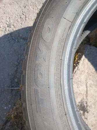 Продаю комплект зимней резины 235 55 19 Донецк