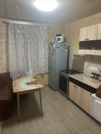 Продам 4-х комн квартиру в городе Луганск улица Учебная Луганск