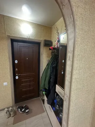 Продам 4-х комн квартиру в городе Луганск улица Учебная Луганск