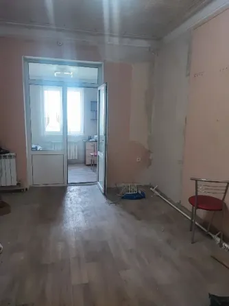 Продаю 2к.кв. район ост.Школа Макеевка