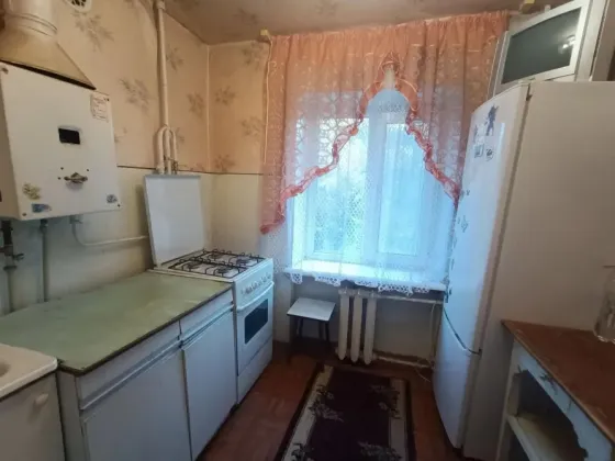 продам 1-комнатную квартиру на пл.Свободы, ул.Кирова Донецк