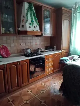 4-комнатная квартира,87м2,4/8,Ворошиловский р-н,пл.Ленина.Цена 12,8млн Донецк