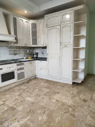 Сталинка 200+м² в самом центре Донецк