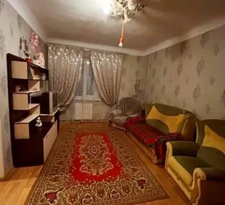 Продам 2.кв-ру. Сталинка. Петровский р-н. Ориентир Отдел миграционной службы. ул.Салтыкова-Щедрина. Донецк