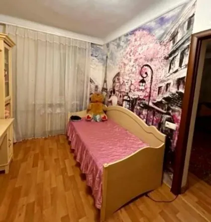 Продам 2.кв-ру. Сталинка. Петровский р-н. Ориентир Отдел миграционной службы. ул.Салтыкова-Щедрина. Донецк
