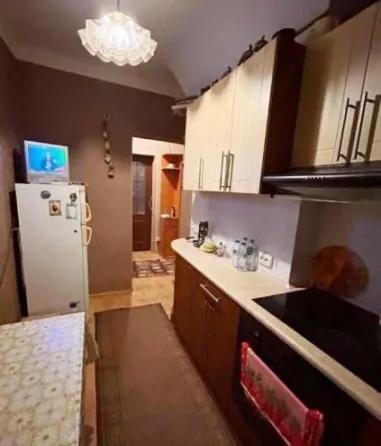 Продам 2.кв-ру. Сталинка. Петровский р-н. Ориентир Отдел миграционной службы. ул.Салтыкова-Щедрина. Донецк