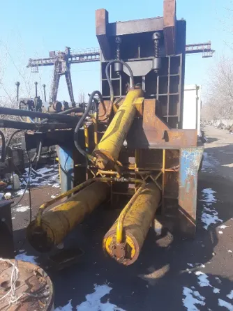 Пресса пакетировочные горизонтальные для лома Y83UA-135В Донецк