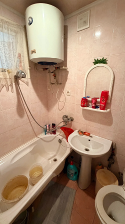 Продам 2 комнатную квартиру + гараж г. Макеевка Советский район (шахта 21, 2 квартал) Макеевка