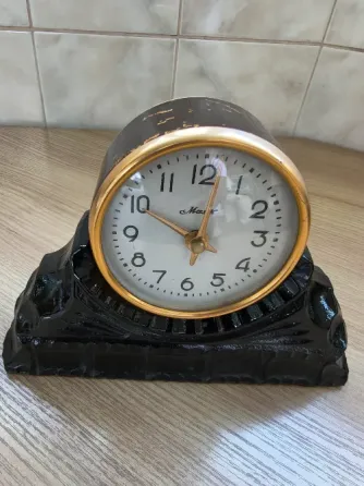 Винтажные настольные механические часы Маяк производства ссср, Сердобский часовой завод. Цена сниж Донецк