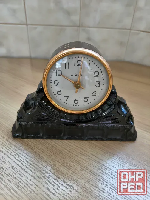 Винтажные настольные механические часы Маяк производства ссср, Сердобский часовой завод. Цена сниж Донецк - изображение 1