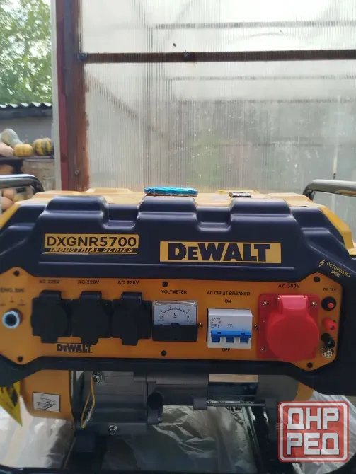 Портативный электрогенератор DEWALT DXGNR5700 Зугрэс - изображение 1