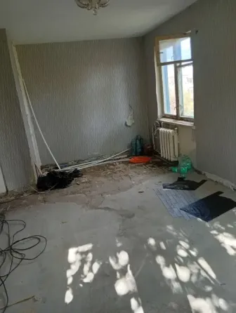 Продажа 1-комнатной квартиры 5 /5, Калининский р-н (возле рынка),вода круглосуточно .2 500 000 р. Донецк