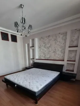Сдаю трехкомнатную квартиру 120.0 м² в Ворошиловском районе, ул. Щорса! Донецк
