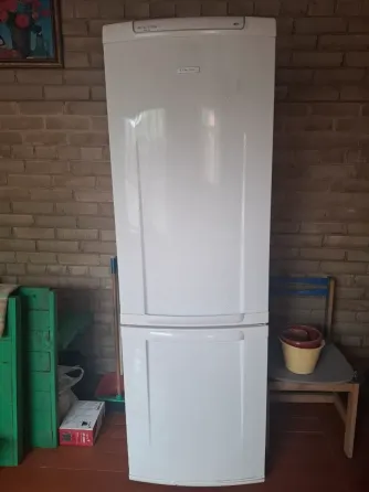 Продам холодильник б/у Донецк