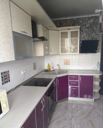 сдам в аренду 1-комнатную квартиру с хорошим ремонтом в буденовском районе, ориентир площадь Донецк