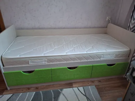 Продам детскую односпальную кровать Донецк