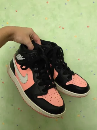 Кроссовки Nike air jordan женские Макеевка