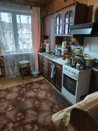 Продам квартиру в Петровском районе 3 ком. малогабаритка Донецк