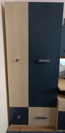 Продам компьютерный стол со стеллажом, шкафом и надставкой. Донецк