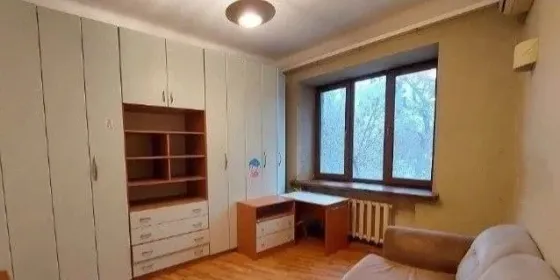 Продам 4 комнатную квартиру в центре бул. пушкина Донецк