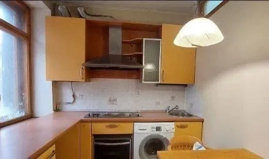 Продам 4 комнатную квартиру в центре бул. пушкина Донецк