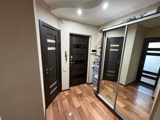Продам 1 комн. кв., 3/9 эт., 31.6 м.кв. - Макеевка, мкр. Зеленый, Тихий парк Макеевка