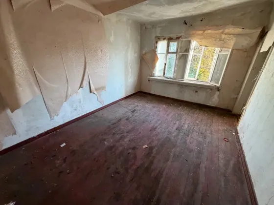 Продам 2-х комн. кв., 2/2 эт., 44 м.кв. - Макеевка, ул. Жукова, пос. Якхз Макеевка