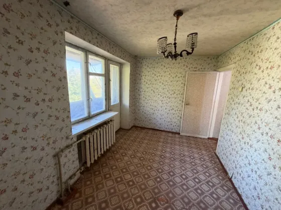 Продам 3-х комн. кв., 5/5 эт., 55 м.кв. - Макеевка, кв-л Шахтерский, Автомагазин Макеевка