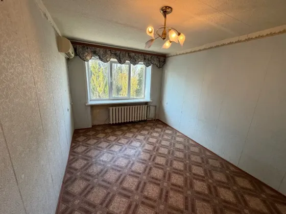 Продам 3-х комн. кв., 5/5 эт., 55 м.кв. - Макеевка, кв-л Шахтерский, Автомагазин Макеевка