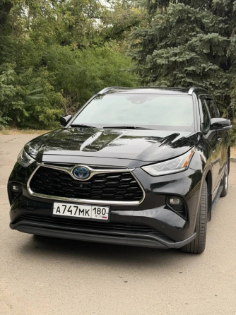 Toyota Highlander 2021 год 2.5 бензин состояние идеальное Донецк