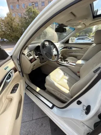 INFINITI Q70 Донецк