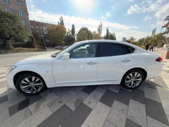 INFINITI Q70 Донецк