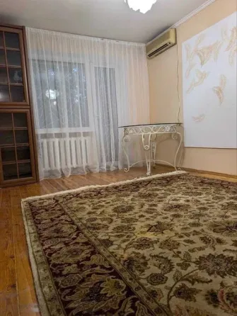 Сдается квартира 1 к в Буденовском районе Донецка. Караван. 2-й этаж. 42 квадрата Донецк