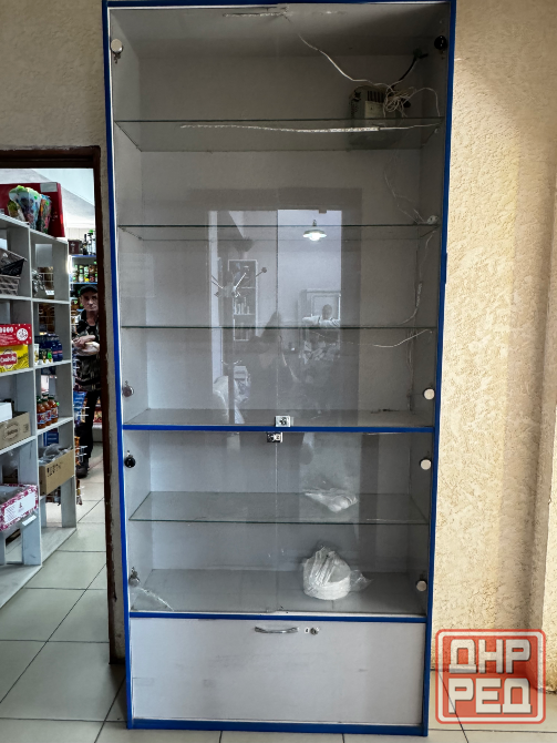 Продам шкаф стеклянный торговый Донецк - изображение 1