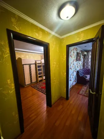 Продам крупногабаритную 2-х комн квартиру рынок Солнечный(Ленинградский Мариуполь