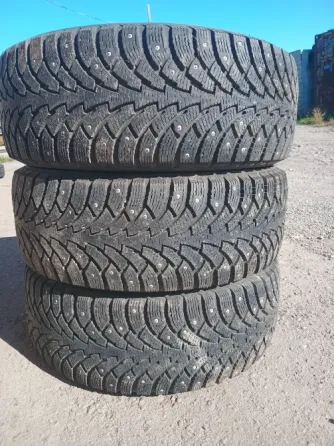 Продаю зимнюю резину 235 60 17 Донецк