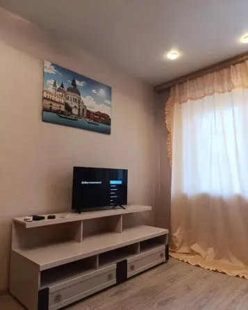 сдам 2ух комнатную квартиру Донецк