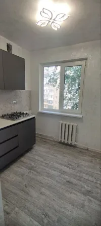 Продам 4к. квартиру мкр.-н Азотный Донецк