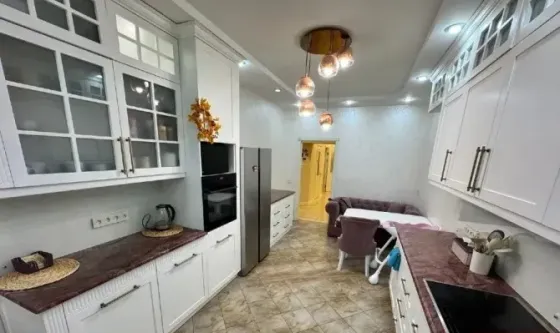 Продам четырехкомнатную квартиру в жк Замковый Донецк