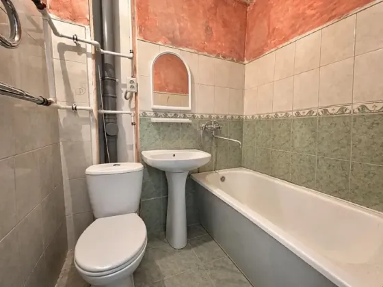 Продается 2-комнатная квартира в Левобережном районе Мариуполь