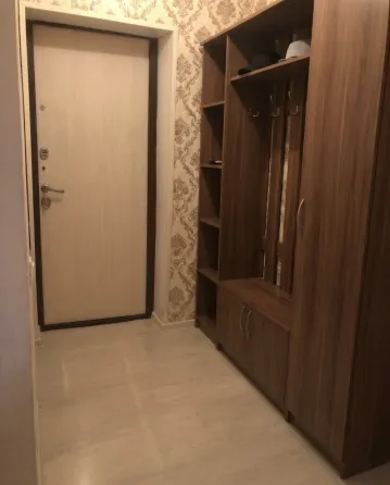 Предлагаю двухкомнатную квартиру в аренду на долгосрок Площадь: 45 кв.м Этажность: 2/5 Донецк