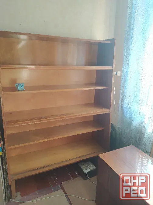 Шкаф книжный, ретро, натуральное дерево Макеевка - изображение 1