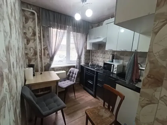 Продам 2-х комнатную квартиру в г. Харцызске, Черемушки, м-н Металлургов Харцызск