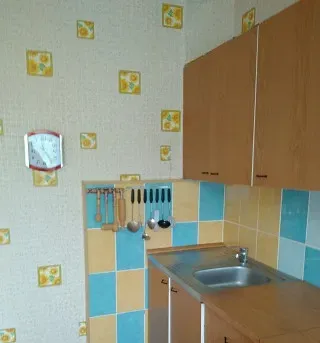 Продам 2-квартиру. Чешский проект. Крупногабаритная.2 этаж. Донецк
