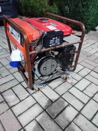 продам генератор 5 квт гибрид хонда Макеевка