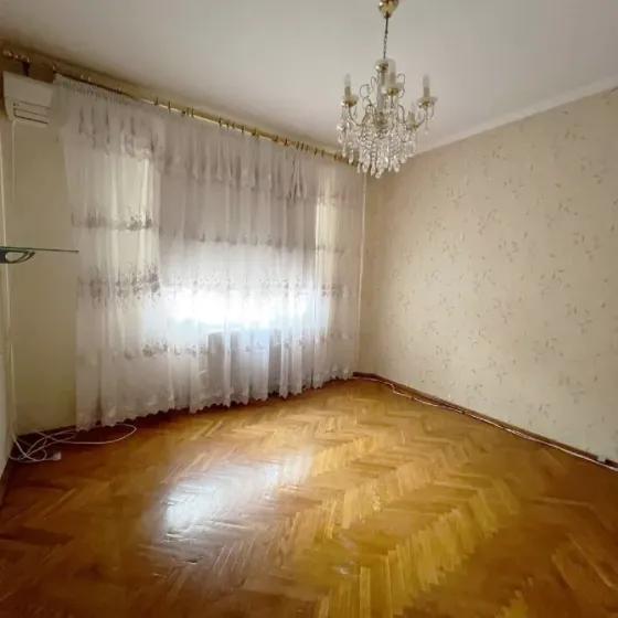 Продам 3-комнатную квартиру в Кировском районе. Ул. Высоцкого. Текстильщик. Теплая, Крупногабаритная Донецк
