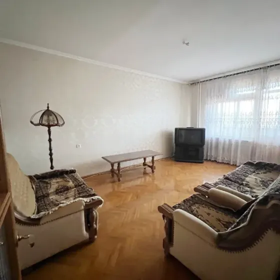 Продам 3-комнатную квартиру в Кировском районе. Ул. Высоцкого. Текстильщик. Теплая, Крупногабаритная Донецк