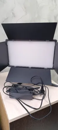 Видеосвет LED U800+ 60Вт с настольным штативом Макеевка