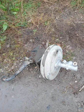 Продаю вакуум с тормозным на приору Донецк